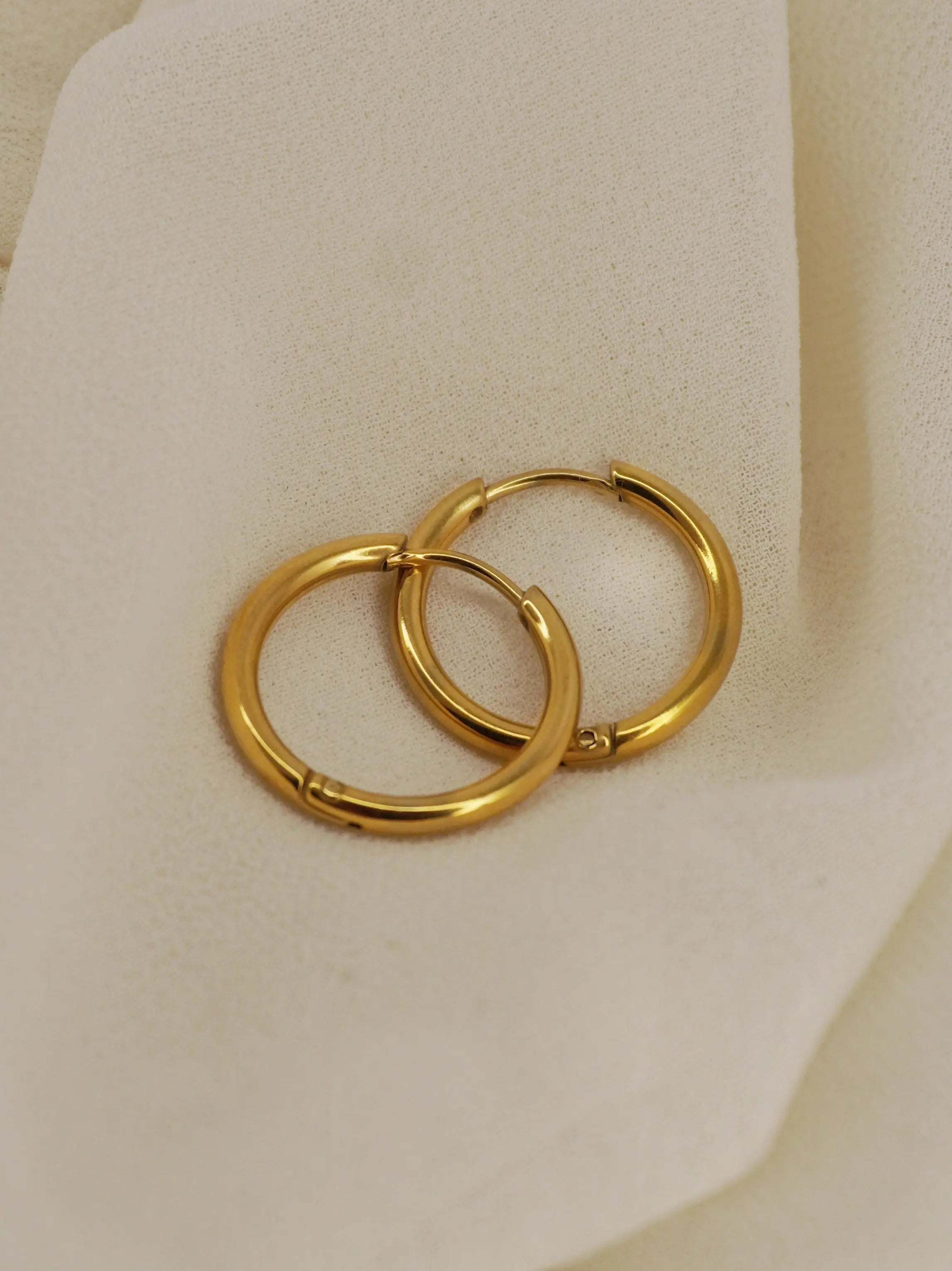 HELEN Hoop Earrings 