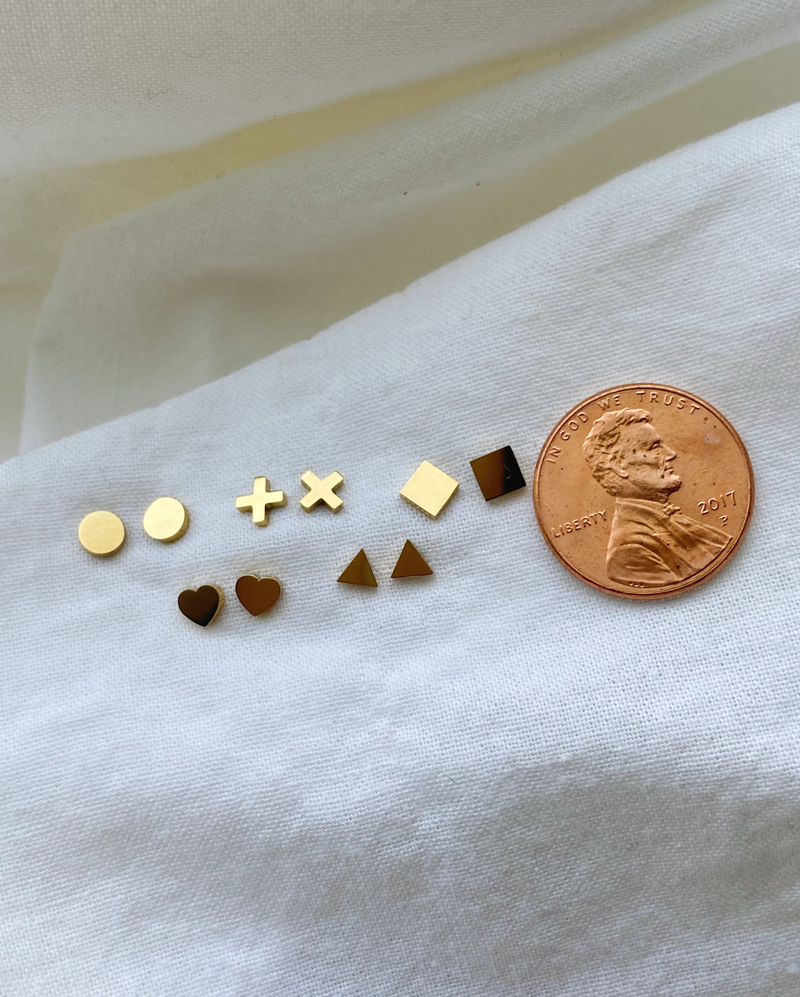 KATE Gold Stud Earring | KATE Stud Earring | FLEURENZ